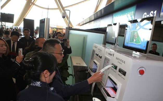 昆明搬家貨運昆明長水國際機場自助行李托運設備正式啟用.jpg